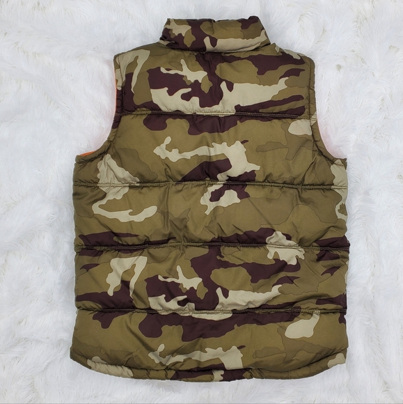 Old Navy Camouflage Puffer Vest with Vibrant Lining Boys M/8 Juniors - Picture 2 of 10